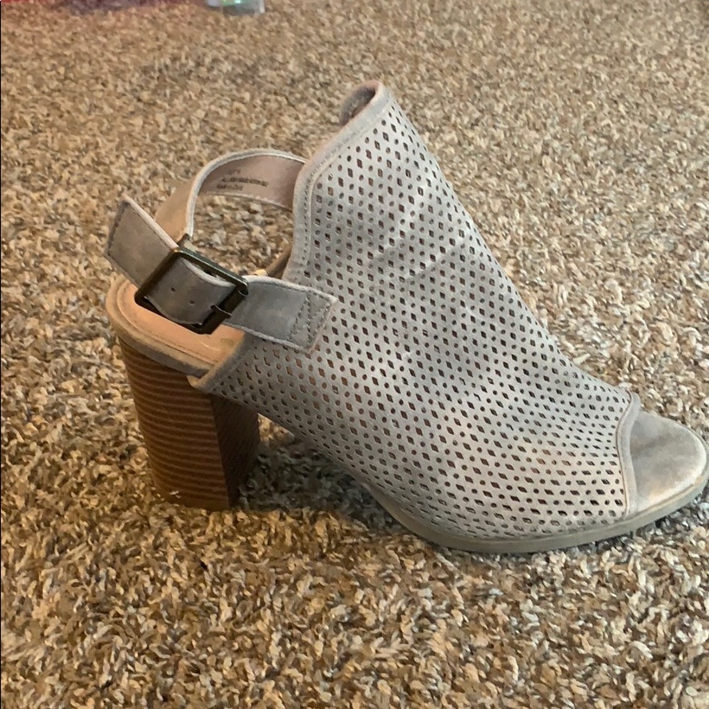 Tan heels... super cute and comfy